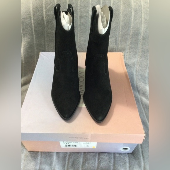 Lisa Vicky Sway Point Toe Healed Bootie Size 7M - Picture 2 of 12